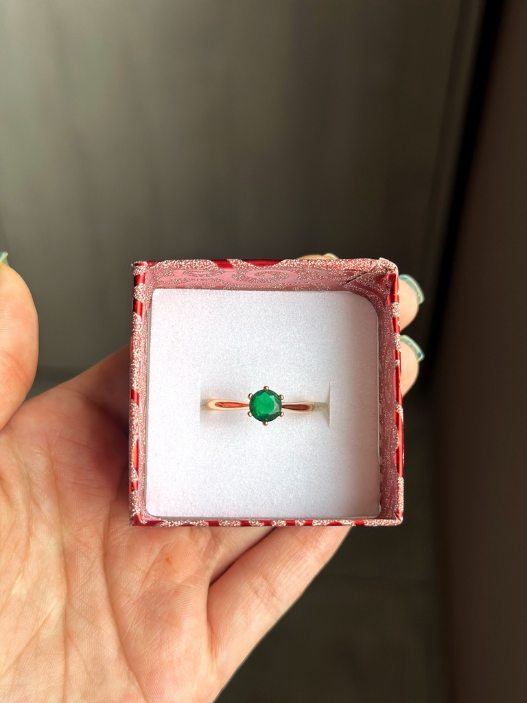 Anillo solitario piedra verde 
