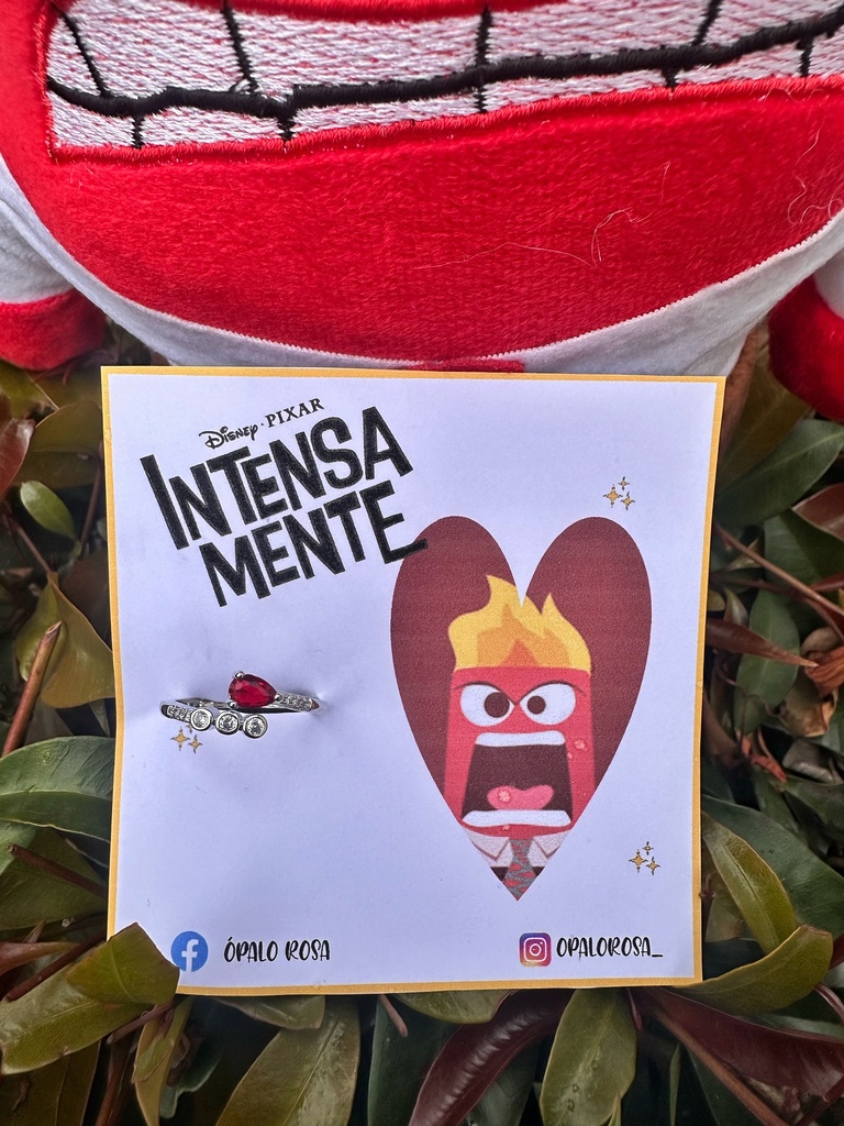 Anillo furia intensamente
